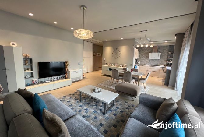 Shtepi me qera 2+1 ne Tirane - 1,200 Euro