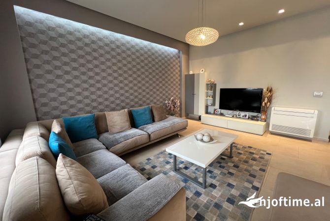 Shtepi me qera 2+1 ne Tirane - 1,200 Euro