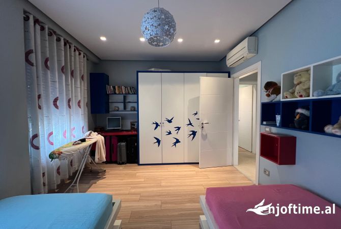 Shtepi me qera Apartament ne Tirane, 2+1, Mobilimi E mobiluar, Pagesa 1,200  Euro.