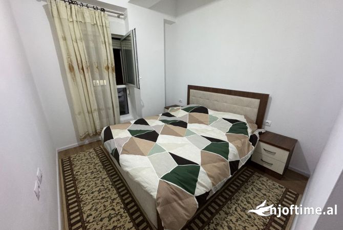 Shtepi me qera Apartament ne Tirane, 2+1, Mobilimi E mobiluar, Pagesa 450  Euro.