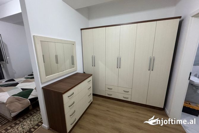 Shtepi me qera Apartament ne Tirane, 2+1, Mobilimi E mobiluar, Pagesa 450  Euro.