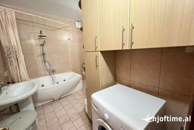 Shtepi me qera Apartament ne Tirane, 2+1, Mobilimi E mobiluar, Pagesa 750  Euro.