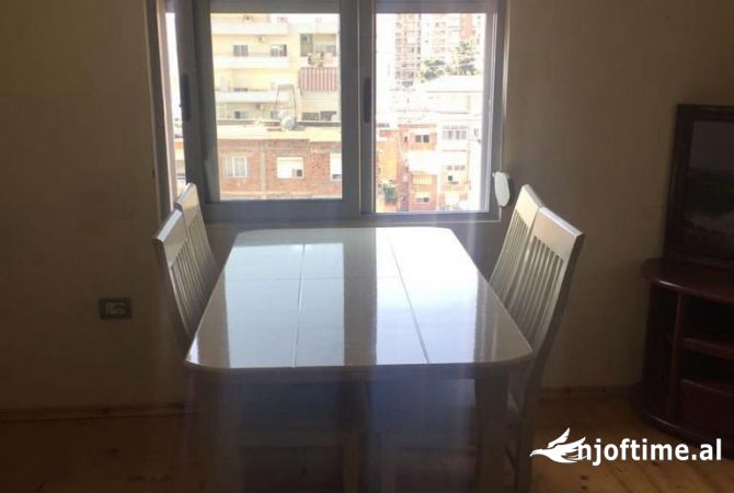 Shtepi me qera Apartament ne Tirane, 2+1, Mobilimi E mobiluar, Pagesa 45,000  Leke.
