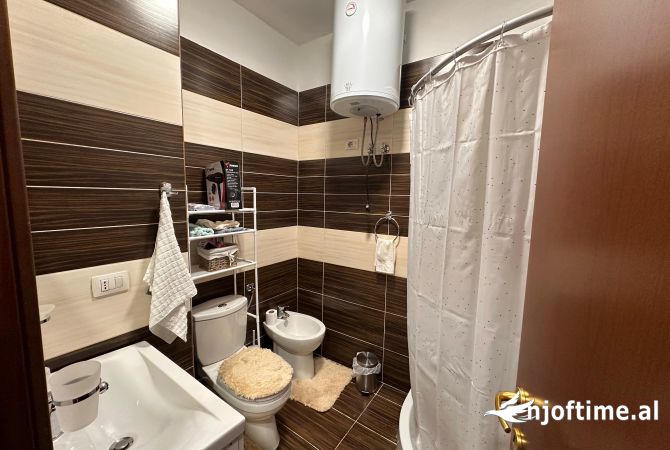 Shtepi ne shitje Apartament ne Tirane, 2+1, Mobilimi E mobiluar, Pagesa 275,750  Euro.