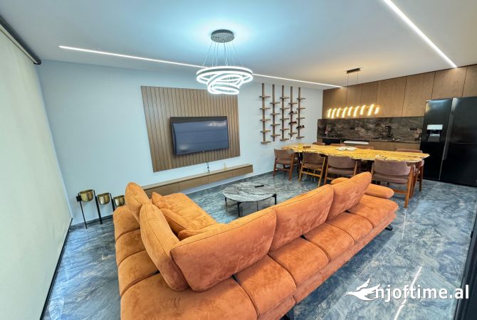 Shtepi me qera Apartament ne Tirane, 3+1, Mobilimi E mobiluar, Pagesa 4,000  Euro.