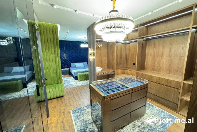 Shtepi me qera Apartament ne Tirane, 3+1, Mobilimi E mobiluar, Pagesa 4,000  Euro.