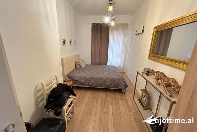 Shtepi me qera Apartament ne Tirane, 1+1, Mobilimi E mobiluar, Pagesa 370  Euro.