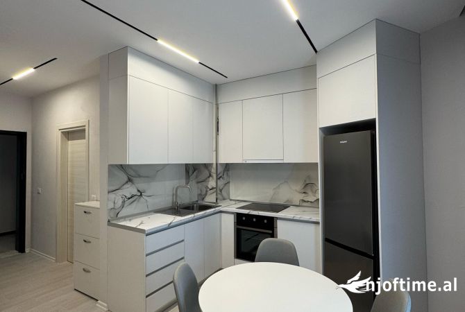 Shtepi me qera Apartament ne Tirane, 1+1, Mobilimi E mobiluar, Pagesa 500  Euro.