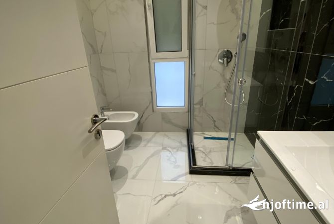 Shtepi me qera Apartament ne Tirane, 2+1, Mobilimi E mobiluar, Pagesa 700  Euro.