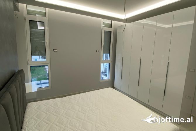 Shtepi me qera Apartament ne Tirane, 2+1, Mobilimi E mobiluar, Pagesa 700  Euro.