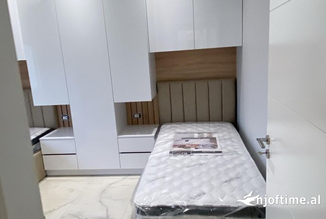 Shtepi me qera Apartament ne Tirane, 2+1, Mobilimi E mobiluar, Pagesa 700  Euro.