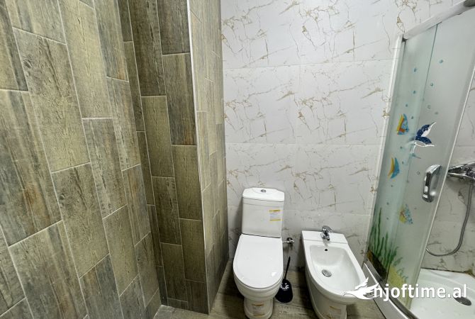 Shtepi me qera Apartament ne Tirane, 2+1, Mobilimi E mobiluar, Pagesa 650  Euro.