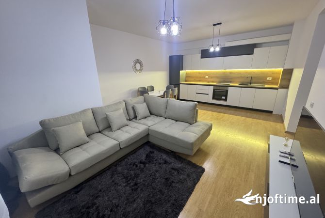 Shtepi me qera 2+1 ne Tirane - 650 Euro