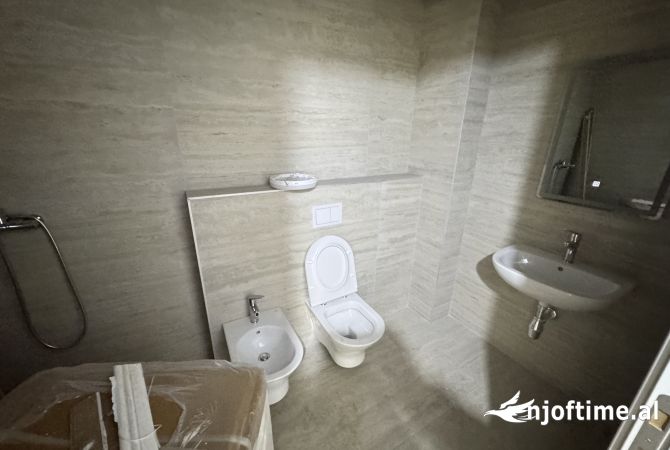 Shtepi me qera Apartament ne Tirane, 2+1, Mobilimi E mobiluar, Pagesa 650  Euro.