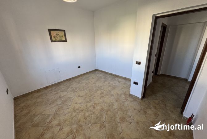 Shtepi me qera 1+1 ne Tirane - 26,000 Leke