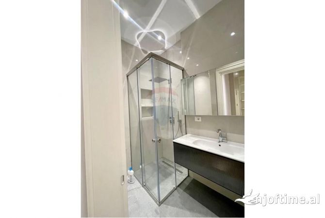 Shtepi me qera Apartament ne Tirane, 2+1, Mobilimi E mobiluar, Pagesa 1,300  Euro.