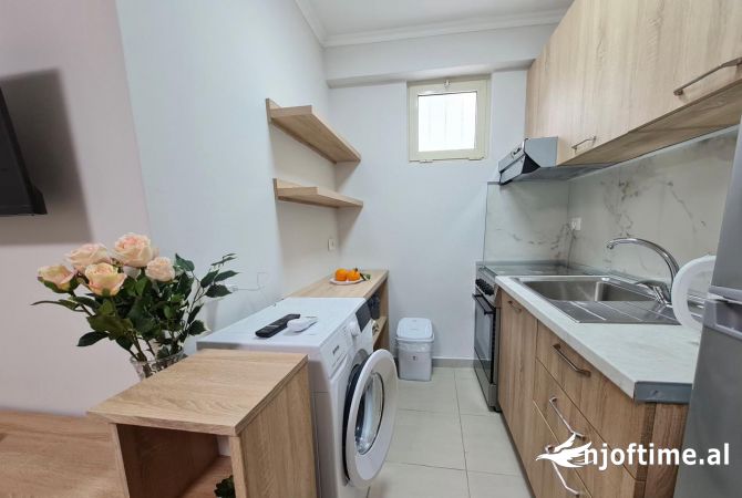 Shtepi me qera Apartament ne Tirane, 1+1, Mobilimi E mobiluar, Pagesa 45,000  Leke.