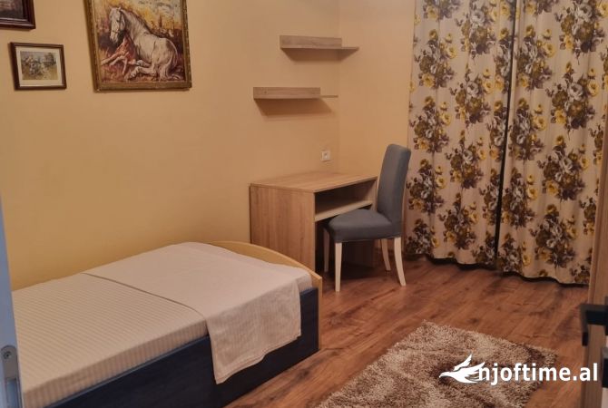 Shtepi me qera Apartament ne Tirane, 1+1, Mobilimi E mobiluar, Pagesa 600  Euro.
