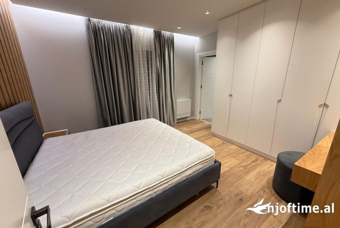 Shtepi me qera Apartament ne Tirane, 2+1, Mobilimi E mobiluar, Pagesa 900  Euro.