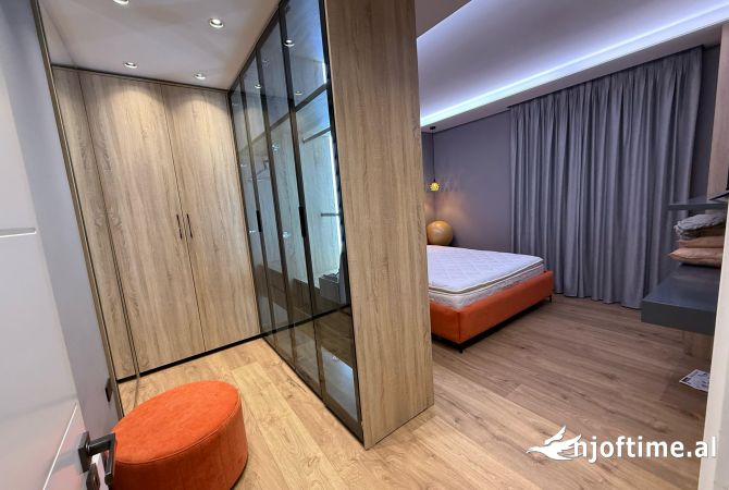 Shtepi me qera Apartament ne Tirane, 2+1, Mobilimi E mobiluar, Pagesa 900  Euro.