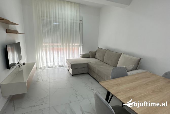 Shtepi me qera 1+1 ne Tirane - 450 Euro