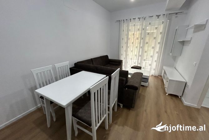 Shtepi me qera Apartament ne Tirane, 1+1, Mobilimi E mobiluar, Pagesa 350  Euro.