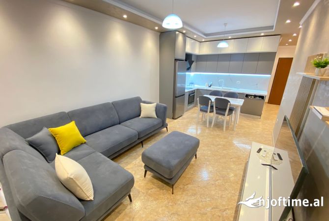 Shtepi me qera 2+1 ne Tirane - 800 Euro