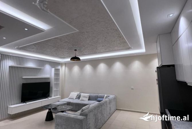 Shtepi me qera Apartament ne Tirane, 2+1, Mobilimi E mobiluar, Pagesa 700  Euro.