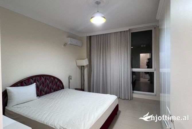 Shtepi me qera Apartament ne Tirane, 2+1, Mobilimi E mobiluar, Pagesa 700  Euro.