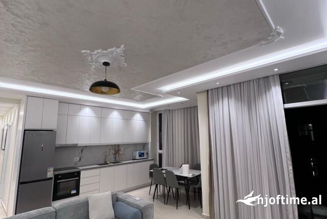 Shtepi me qera Apartament ne Tirane, 2+1, Mobilimi E mobiluar, Pagesa 700  Euro.