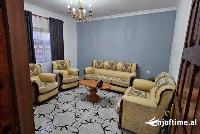 Shtepi me qera 2+1 ne Tirane - 480 Euro
