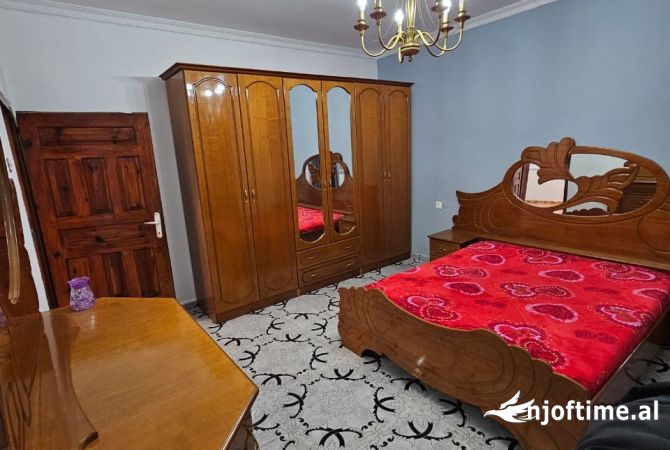 Shtepi me qera Apartament ne Tirane, 2+1, Mobilimi E mobiluar, Pagesa 480  Euro.