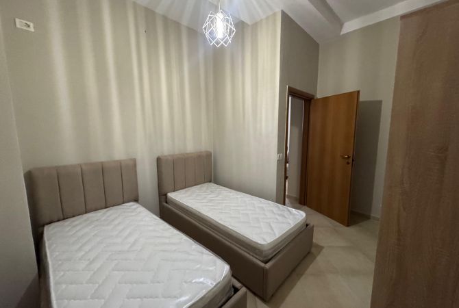 Shtepi me qera Apartament ne Tirane, 2+1, Mobilimi E mobiluar, Pagesa 350  Euro.