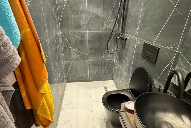 Shtepi me qera Apartament ne Tirane, 2+1, Mobilimi E mobiluar, Pagesa 750  Euro.