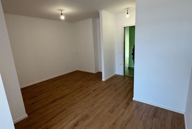 Shtepi ne shitje Apartament ne Tirane, 1+1, Mobilimi E mobiluar, Pagesa 115,000  Euro.