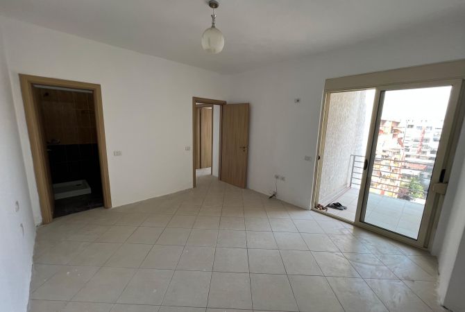 Shtepi ne shitje Apartament ne Tirane, 2+1, Mobilimi Bosh, pa mobiluar, Pagesa 149,000  Euro.