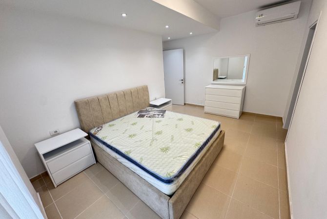 Shtepi me qera Apartament ne Tirane, 2+1, Mobilimi E mobiluar, Pagesa 1,000  Euro.