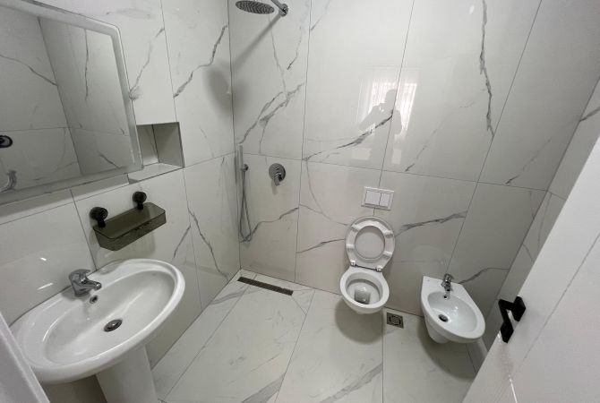 Shtepi me qera Apartament ne Tirane, 2+1, Mobilimi E mobiluar, Pagesa 600  Euro.