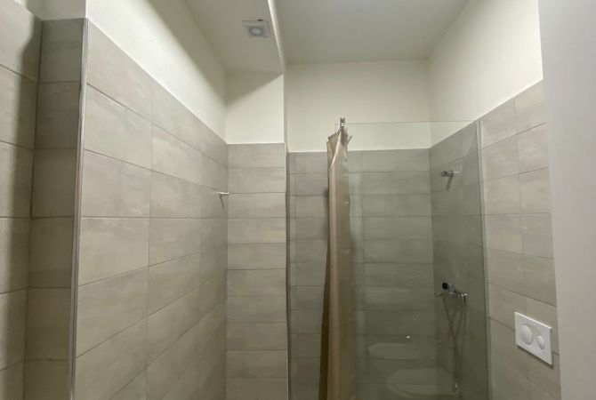 Shtepi me qera Apartament ne Tirane, 1+1, Mobilimi E mobiluar, Pagesa 650  Euro.
