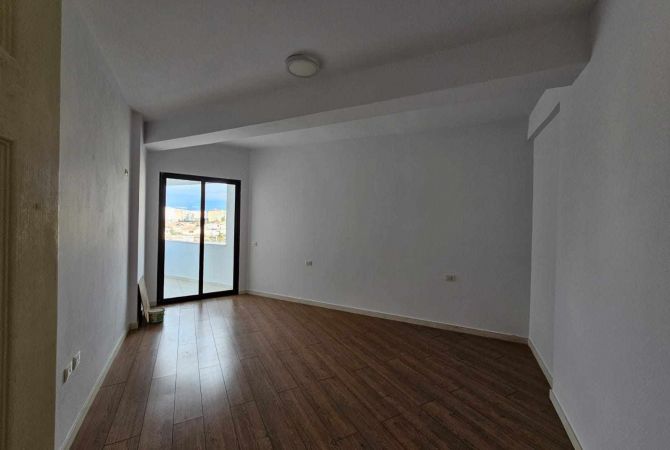 Shtepi me qera 2+1 ne Tirane - 40,000 Leke