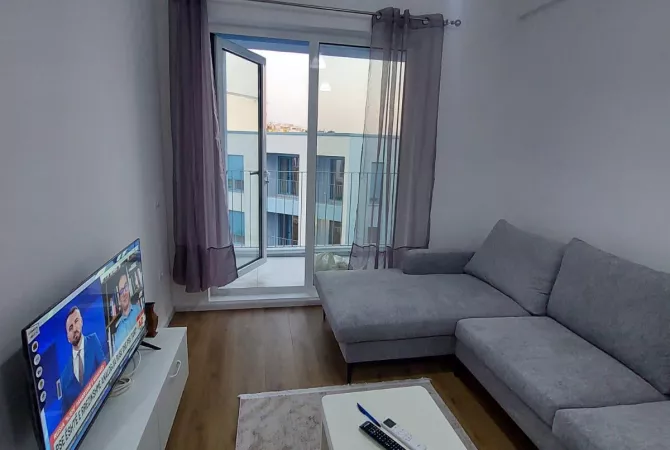 Shtepi me qera 1+1 ne Tirane - 42,000 Leke