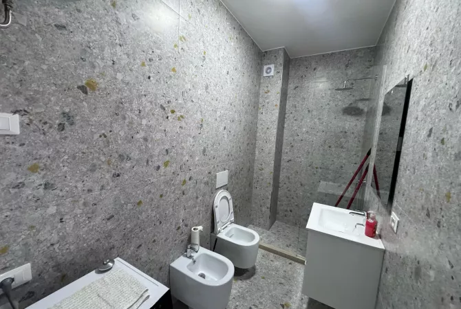 Shtepi me qera Apartament ne Tirane, 1+1, Mobilimi E mobiluar, Pagesa 500  Euro.