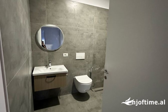 Shtepi me qera Apartament ne Tirane, 2+1, Mobilimi E mobiluar, Pagesa 800  Euro.