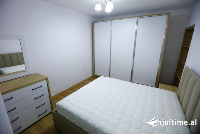 Shtepi me qera Apartament ne Tirane, 1+1, Mobilimi E mobiluar, Pagesa 500  Euro.