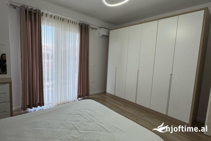 Shtepi me qera Apartament ne Tirane, 2+1, Mobilimi E mobiluar, Pagesa 530  Euro.