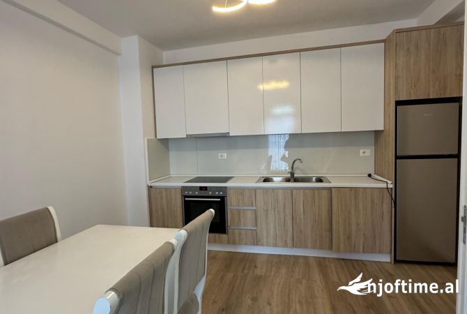 Shtepi me qera 2+1 ne Tirane - 530 Euro
