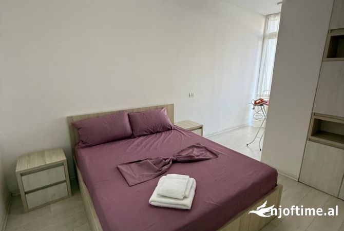 Shtepi me qera Apartament ne Tirane, 2+1, Mobilimi E mobiluar, Pagesa 600  Euro.