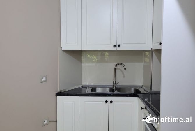 Shtepi me qera 1+1 ne Tirane - 400 Euro
