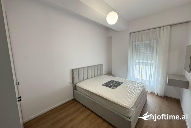 Shtepi me qera Apartament ne Tirane, 1+1, Mobilimi E mobiluar, Pagesa 40,000  Leke.