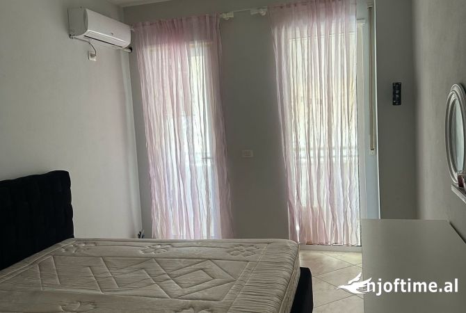 Shtepi me qera Apartament ne Tirane, 1+1, Mobilimi E mobiluar, Pagesa 380  Euro.